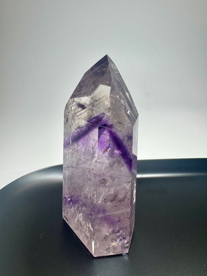 Améthyste fantôme avec arc-en-ciel (ultra claire) 💜 - 7,8 cm, 118 g