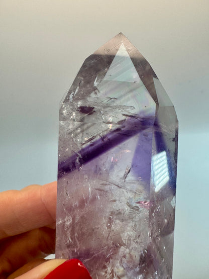 Améthyste fantôme avec arc-en-ciel (ultra claire) 💜 - 7,8 cm, 118 g