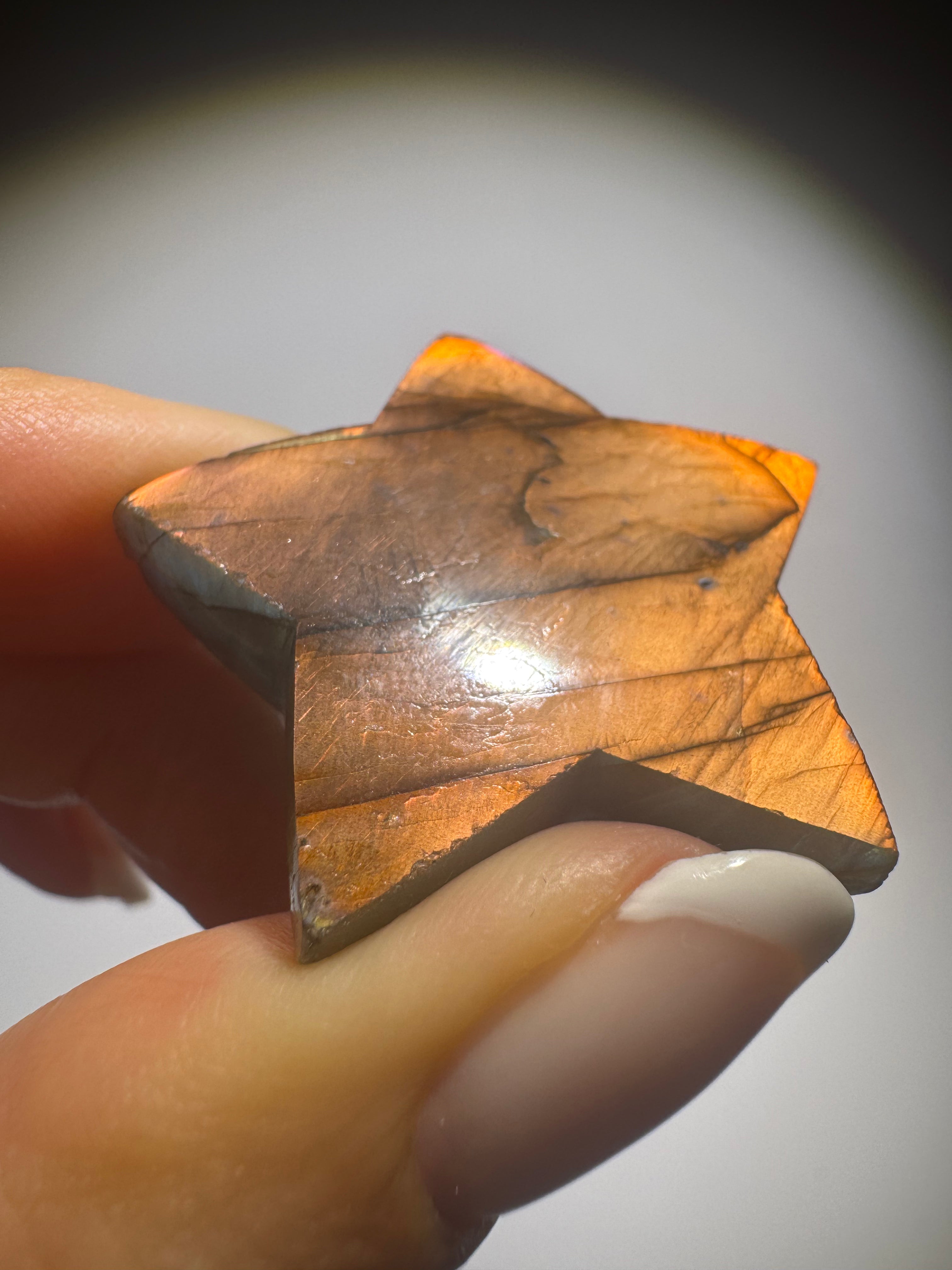 Labradorit-Stern 3,5 cm – Pink-Gold Flash – Edelstein aus Indien – handmade & selten