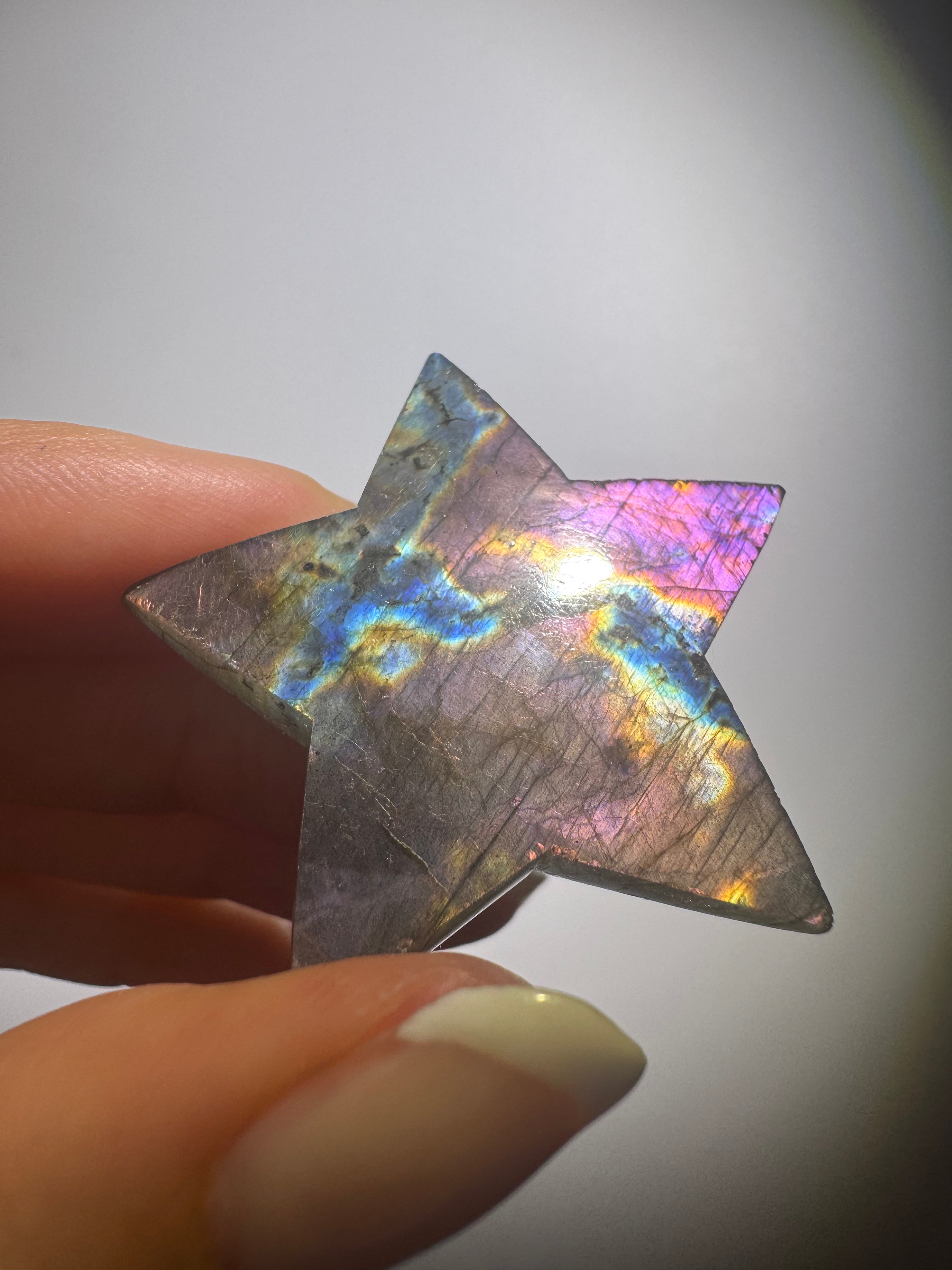 Labradorit-Stern 4 cm – Pink, Lila, Blau & Gold Flash – Edelstein handmade aus Indien