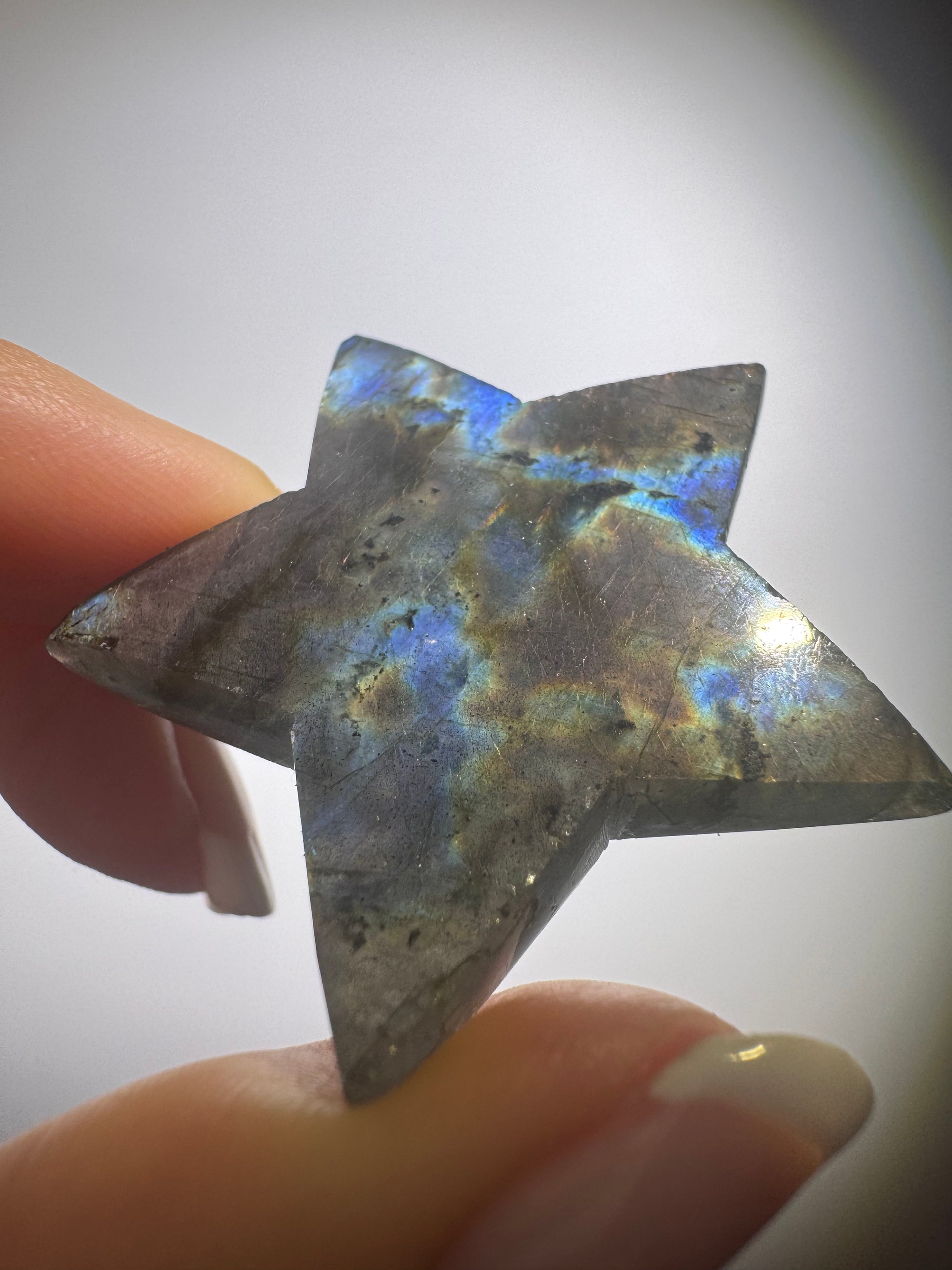 Labradorit-Stern 4 cm – Pink, Lila, Blau & Gold Flash – Edelstein handmade aus Indien