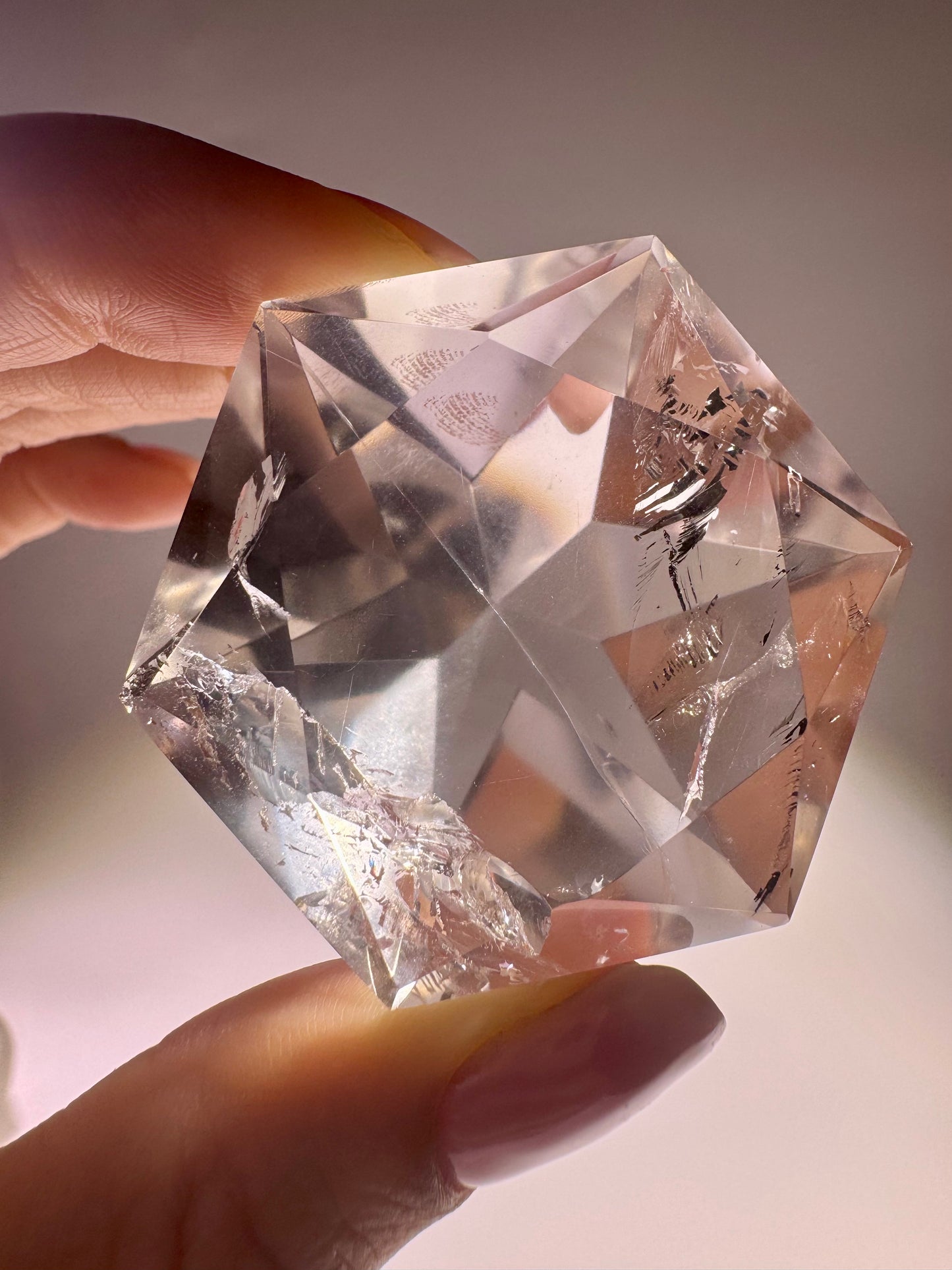 Facettierter Bergkristall geschliffen wie ein Diamant – 4.8  cm – Klarer Edelstein