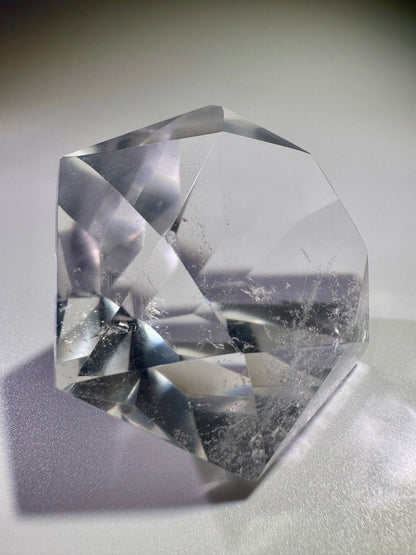 Exklusiver Bergkristall 💫 mit Diamantschliff – 5,2 cm – Hochreiner Edelstein mit Lichtspiel
