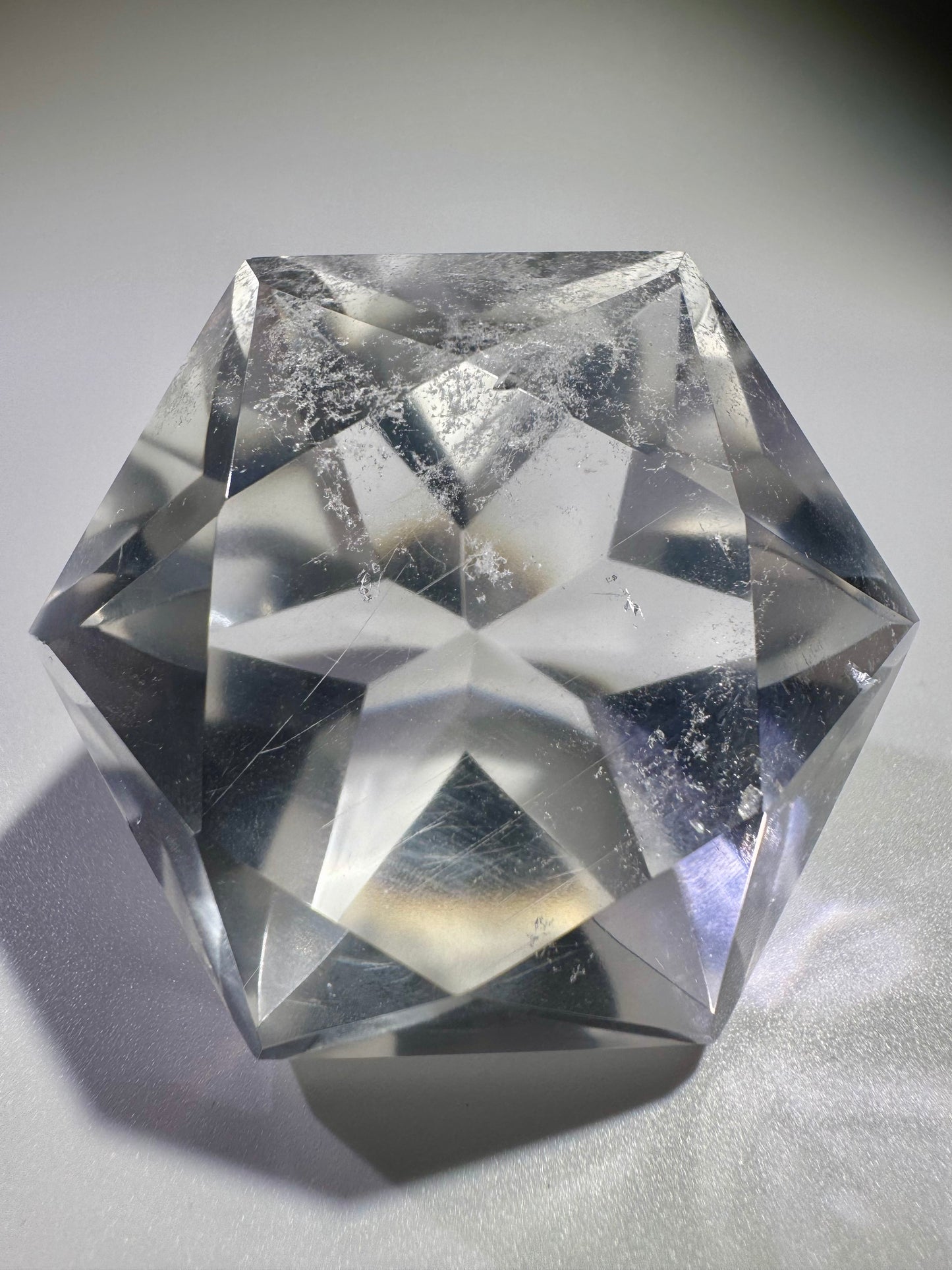 Exklusiver Bergkristall 💫 mit Diamantschliff – 5,2 cm – Hochreiner Edelstein mit Lichtspiel