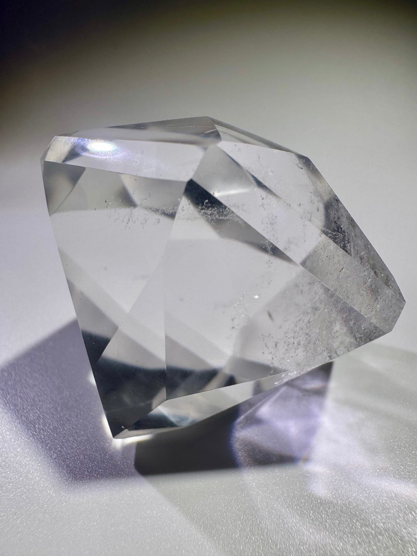 Exklusiver Bergkristall 💫 mit Diamantschliff – 5,2 cm – Hochreiner Edelstein mit Lichtspiel