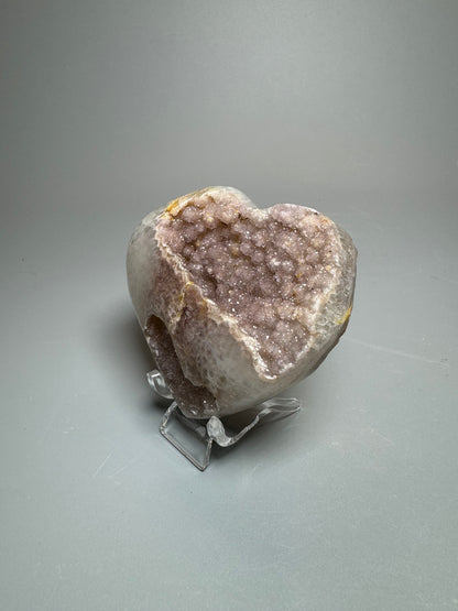 Süsses rosa Rainbow Amethyst Herz - 7cm, 135g
