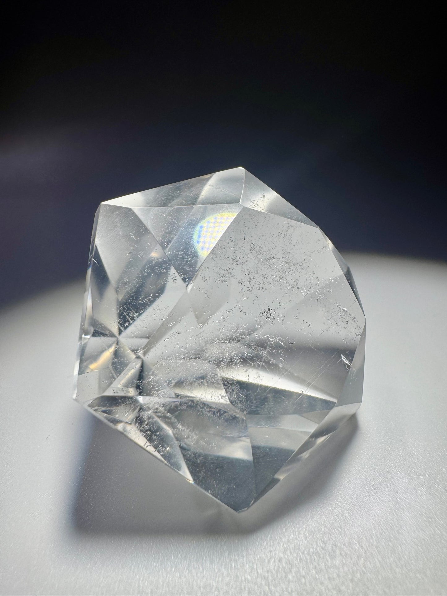Exklusiver Bergkristall 💫 mit Diamantschliff – 4.1 cm – Hochreiner Edelstein mit Lichtspiel