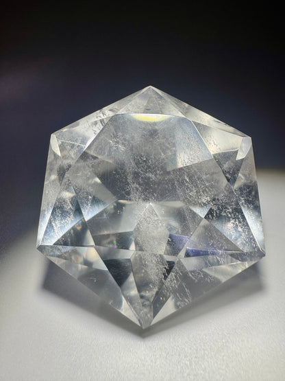 Ultraklarer facettierter Bergkristall 💎 5.2 cm – Diamantschliff & Lichtspiel – 93 g Edelstein aus Brasilien (Kopie)