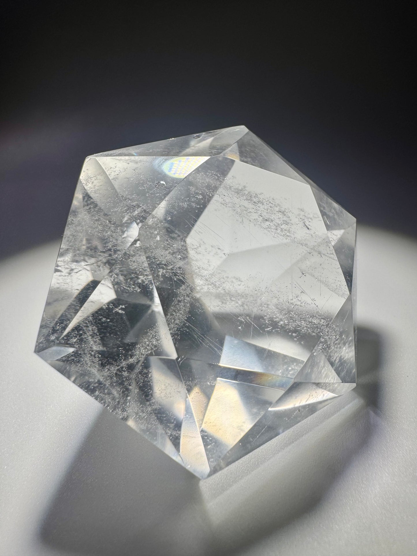 Ultraklarer facettierter Bergkristall 💎 5.2 cm – Diamantschliff & Lichtspiel – 93 g Edelstein aus Brasilien (Kopie)