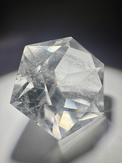 Ultraklarer facettierter Bergkristall 💎 5.2 cm – Diamantschliff & Lichtspiel – 93 g Edelstein aus Brasilien (Kopie)