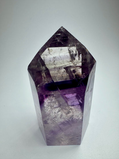 Améthyste fantôme avec arc-en-ciel (ultra claire) 💜 - 9,9 cm, 221 g