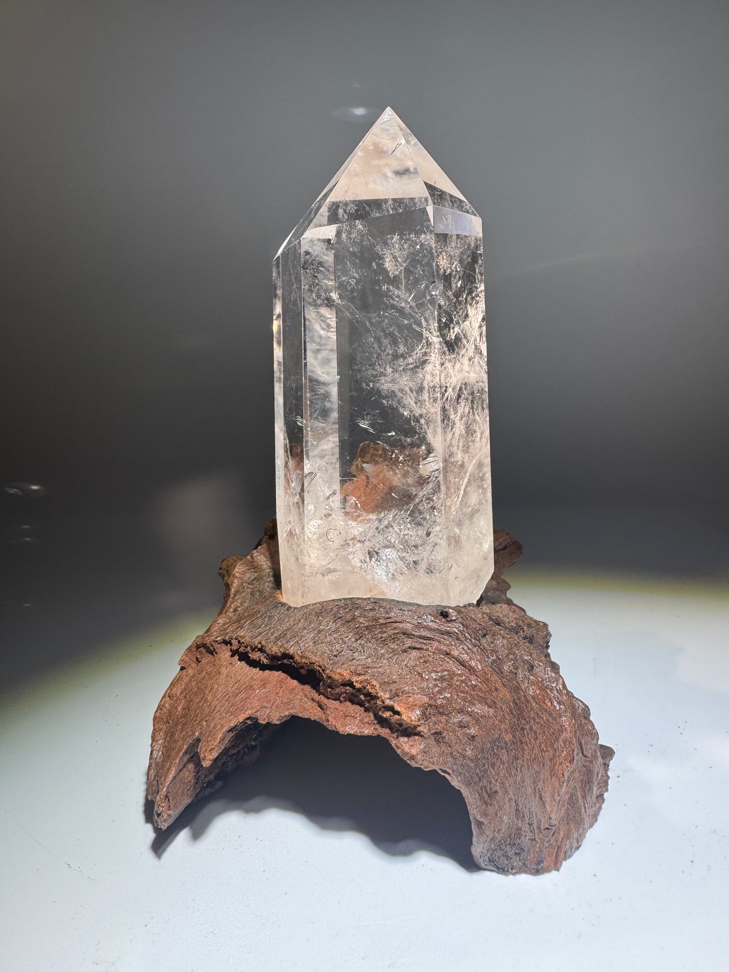 Exklusive Bergkristallspitze Kristall 16 cm auf Wurzelständer