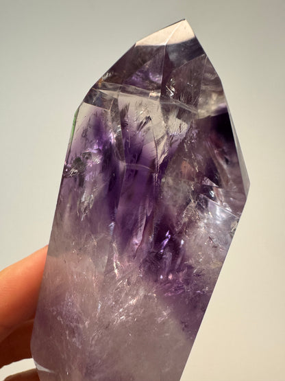 Améthyste fantôme (ultra claire) 💜 - 8,5 cm, 148 g