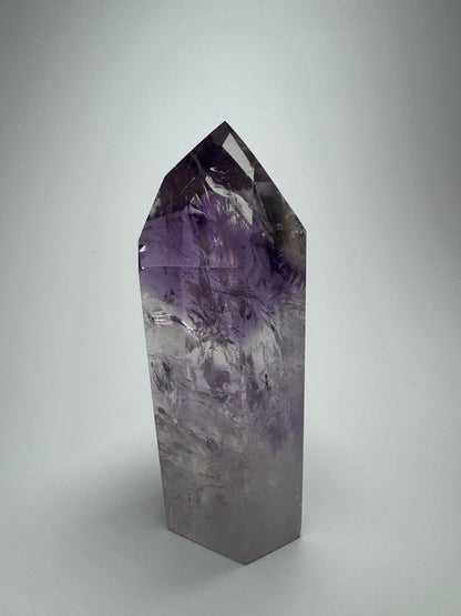 Améthyste fantôme avec arc-en-ciel géant (ultra clair) 💜 - 8,9 cm, 162 g