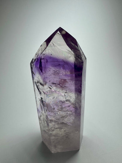 Améthyste fantôme avec arc-en-ciel géant (ultra clair) 💜 - 8,9 cm, 162 g
