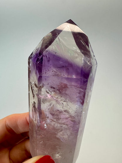 Améthyste fantôme avec arc-en-ciel géant (ultra clair) 💜 - 8,9 cm, 162 g