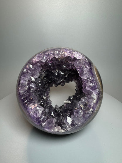Amethyst Kugel Brasilien 12 cm – 1.81 kg | Doppelseitige Kristallöffnung 💜✨