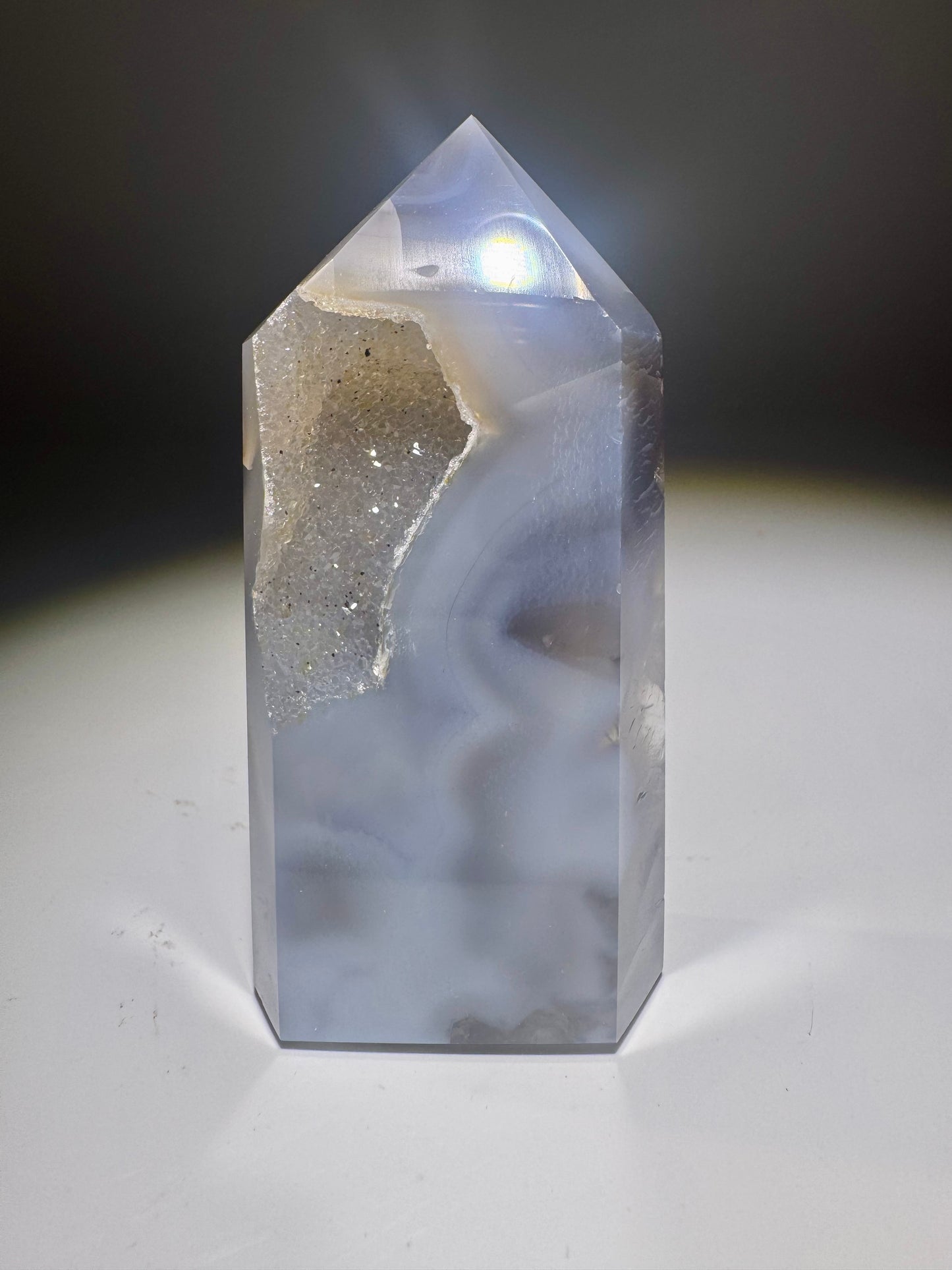 Achatspitze 7.5 cm 💎 mit funkelnden Kristallen & Transparenz