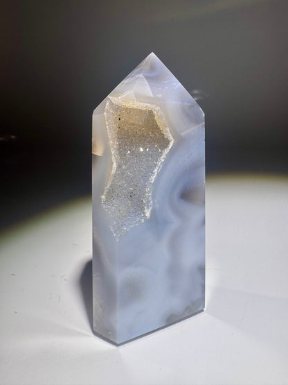 Achatspitze 7.5 cm 💎 mit funkelnden Kristallen & Transparenz