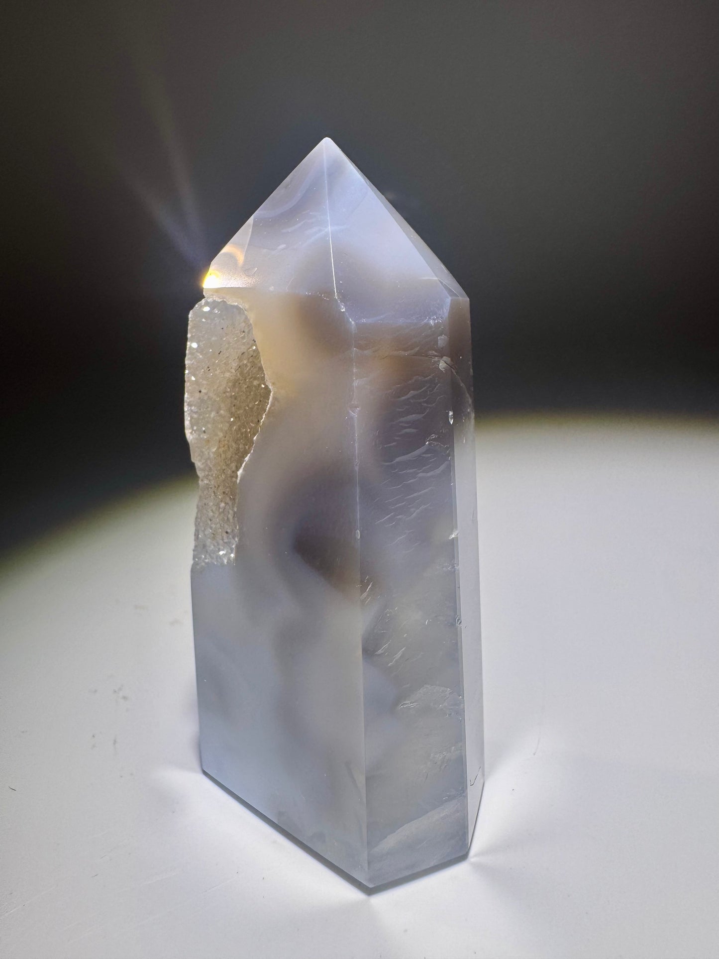 Achatspitze 7.5 cm 💎 mit funkelnden Kristallen & Transparenz