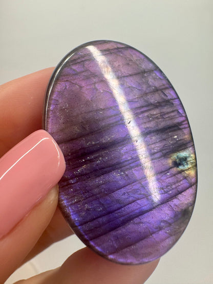Bezaubernder pink/violetter Labradorit (Cabochon) 💖- 4.5cm