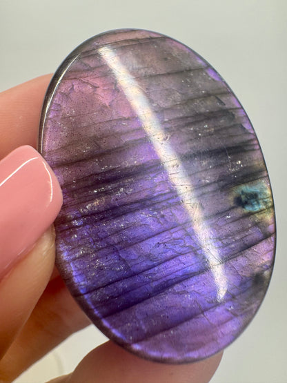 Bezaubernder pink/violetter Labradorit (Cabochon) 💖- 4.5cm