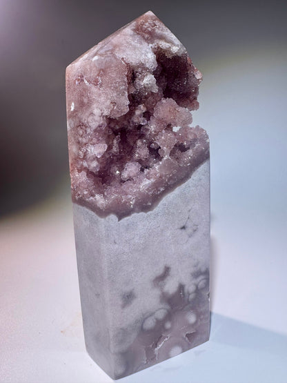 Bezaubernde Pink Amethyst Spitze 14,5 cm – 591g