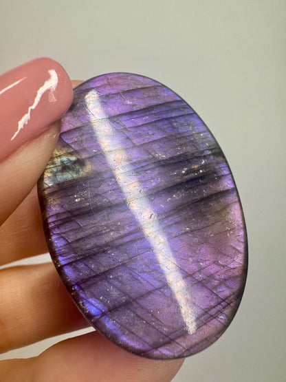 Bezaubernder pink/violetter Labradorit (Cabochon) 💖- 4.5cm