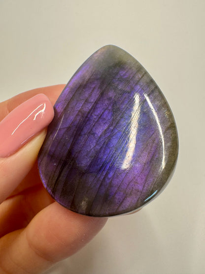 Faszinierend schöner blau/violetter Labradorit 💖 - 4.4cm