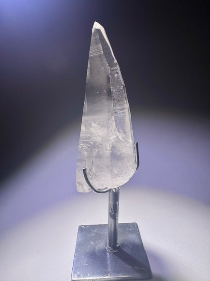 Lemurianer Kristallspitze 9,1 cm mit Silberständer – Transparent & naturbelassen aus Brasilien – 1A-Qualität