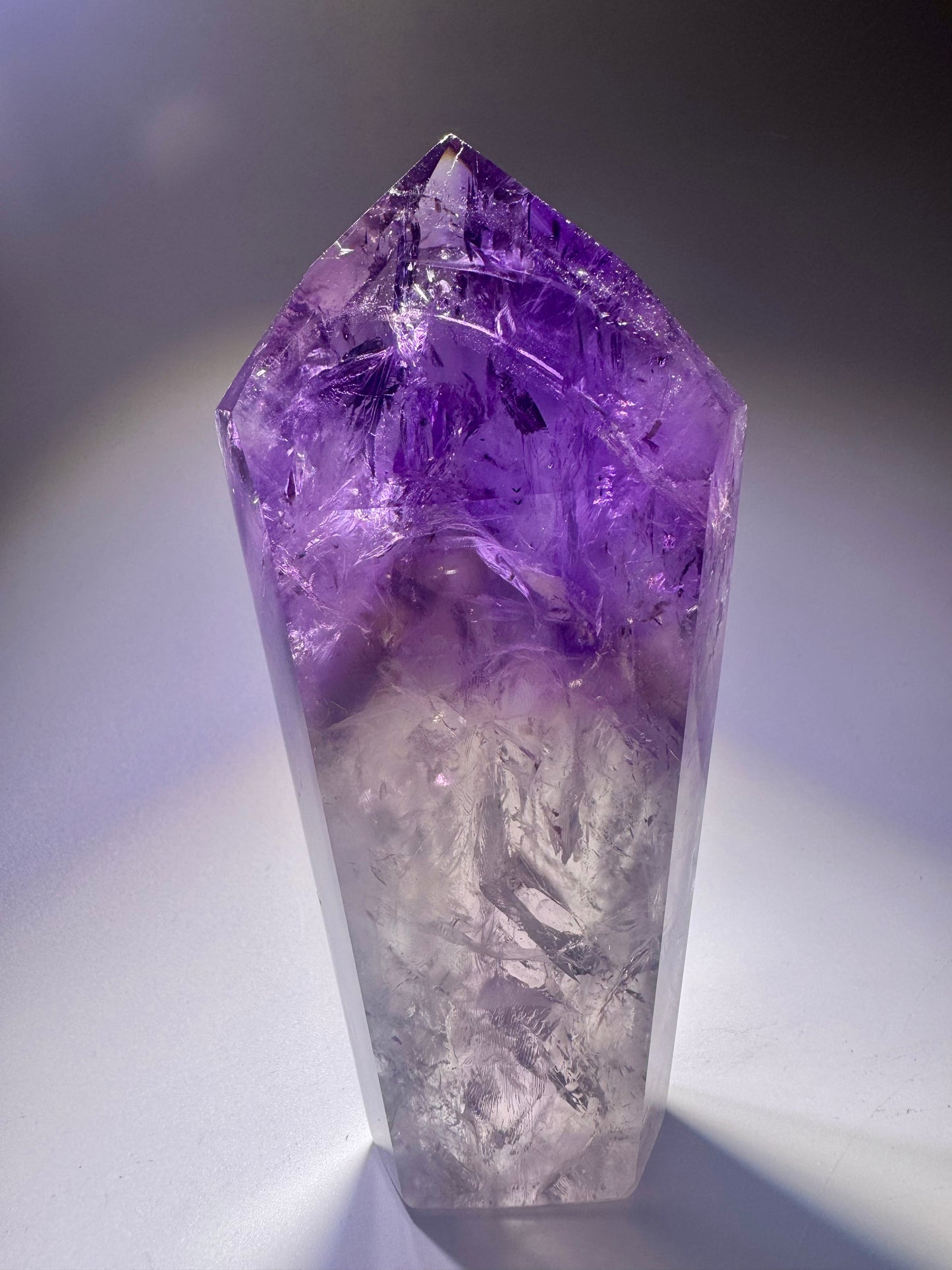 Ametrinspitze mit Phantomen – 256 g, 11.1 cm – Amethyst & Citrin aus Brasilien