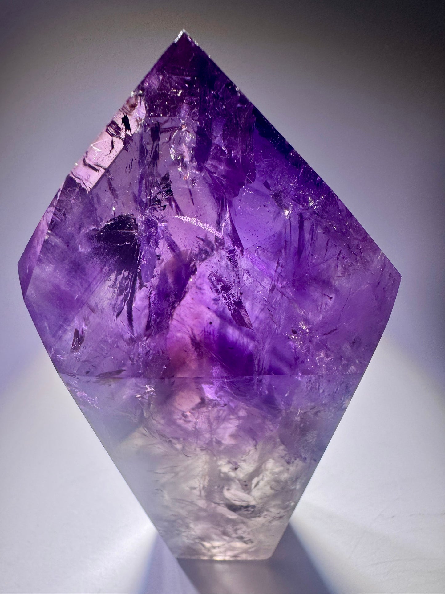 Ametrinspitze mit Phantomen – 256 g, 11.1 cm – Amethyst & Citrin aus Brasilien