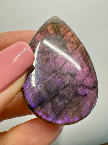 Bezaubernder pink/violetter Labradorit 💖 - 5cm
