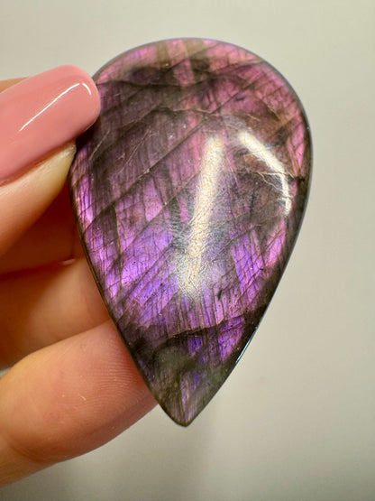 Bezaubernder pink/violetter Labradorit 💖 - 5cm