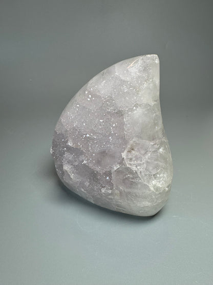 Funkelnde Rainbow Amethyst Flamme | UNIQUE CRYSTALS