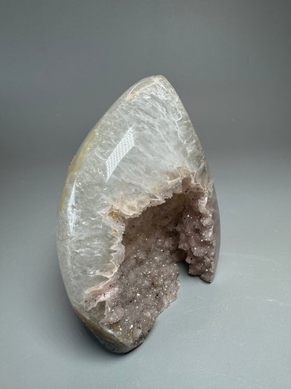 Funkelnde rosa Rainbow Amethyst Flamme aus Uruguay - 9cm, 359g