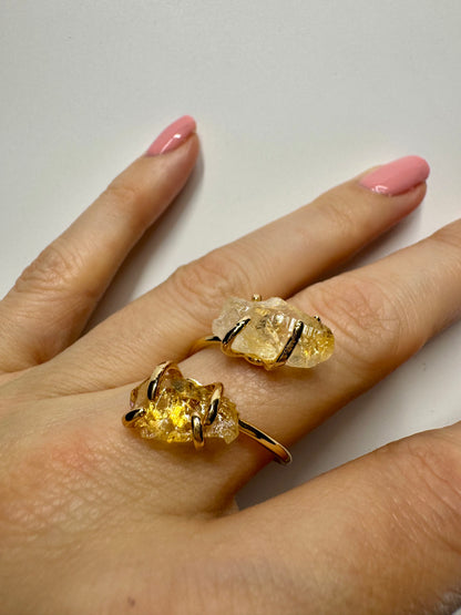 Bezaubernder Ring mit rohem Citrin 💛 (grössenverstellbar)