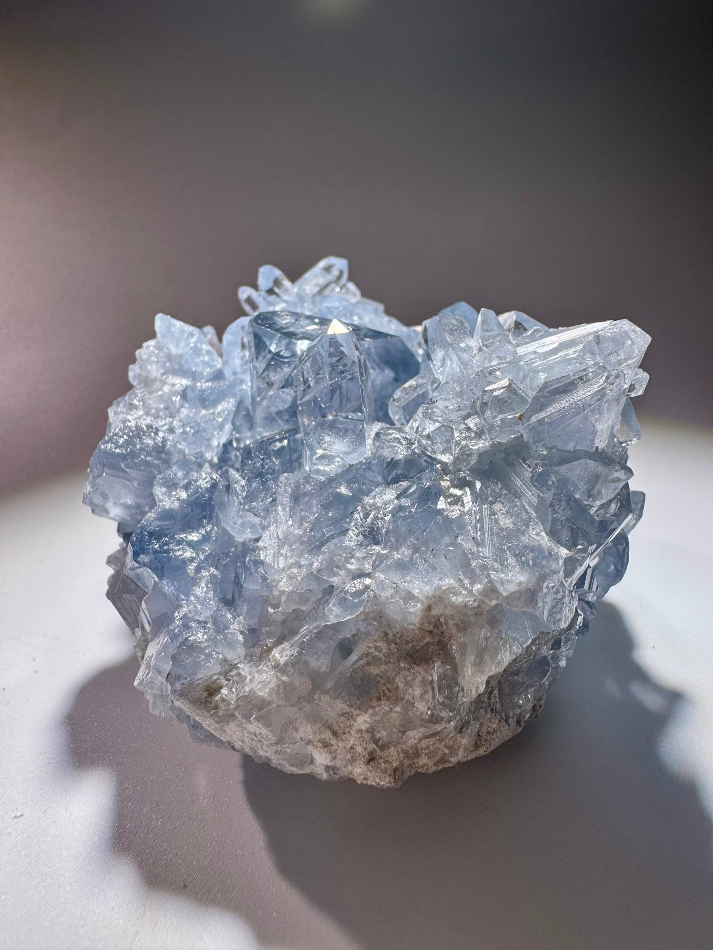Celestin Stufe aus Madagaskar 💎 Klar & funkelnd – Kristall mit transparenten Spitzen ✨ Museumsqualität 7.7cm