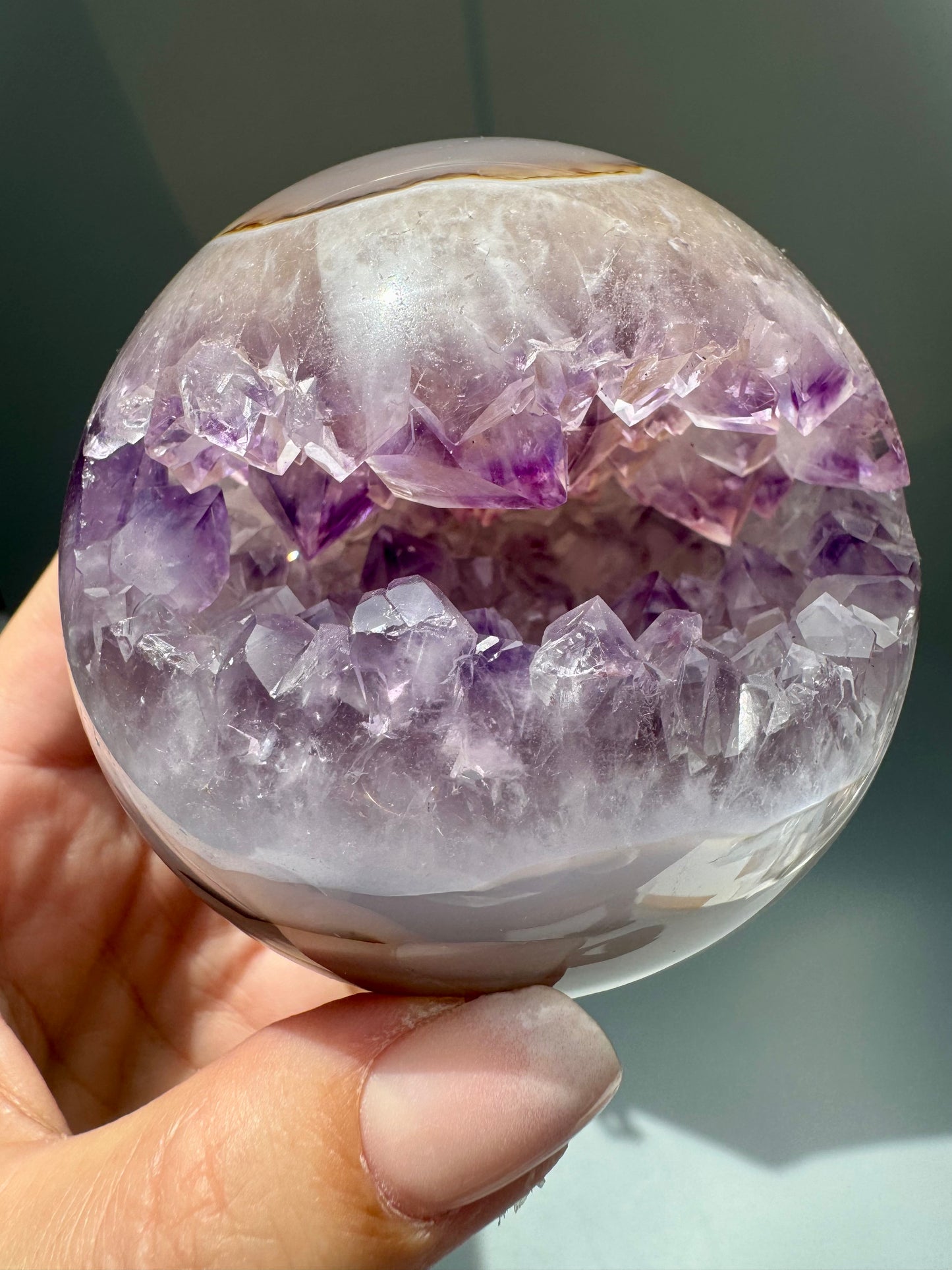 Amethyst Kugel 7.6 cm – 570 g | Zartes Lila & funkelnde Kristalle