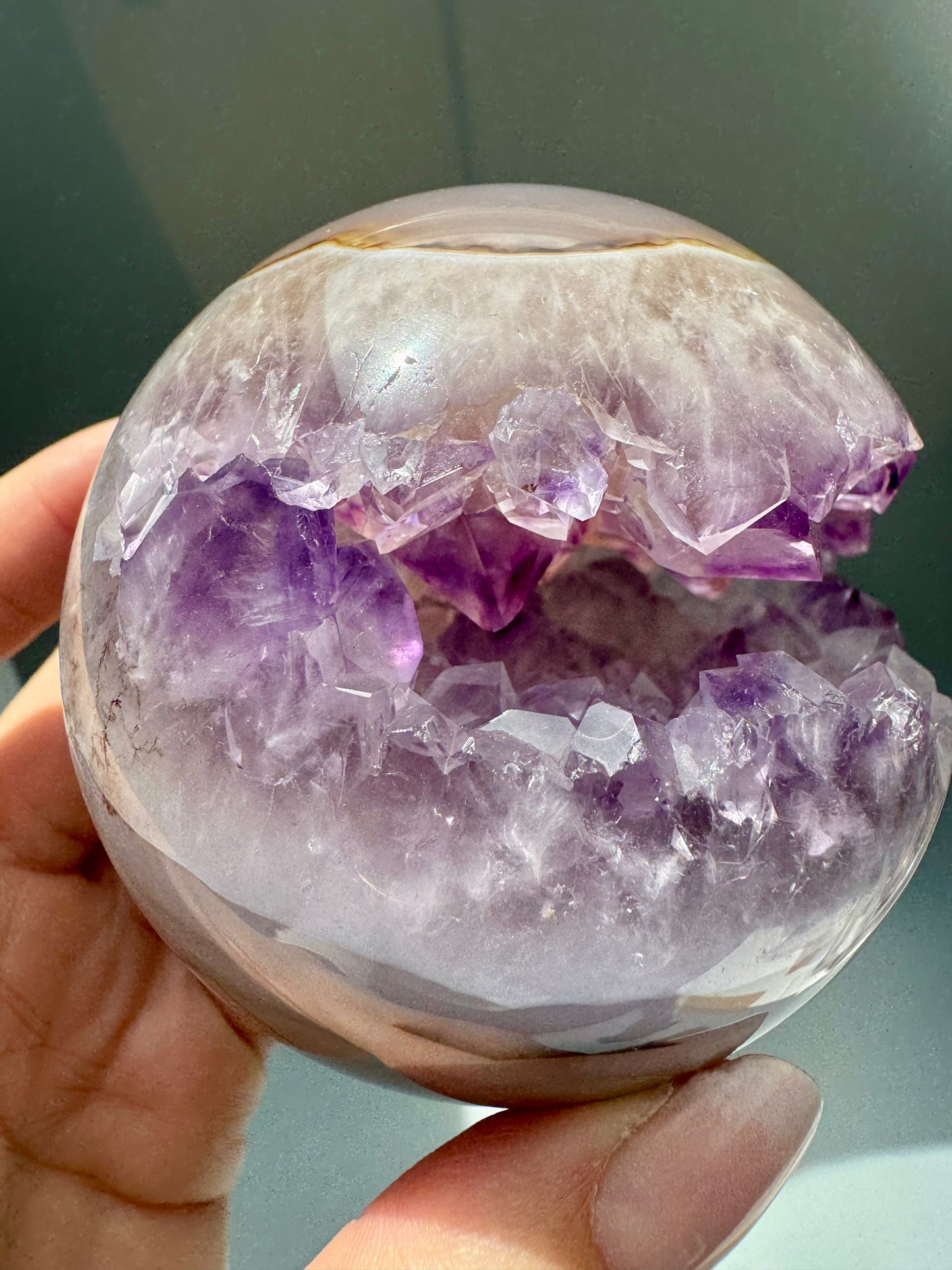 Amethyst Kugel 7.6 cm – 570 g | Zartes Lila & funkelnde Kristalle