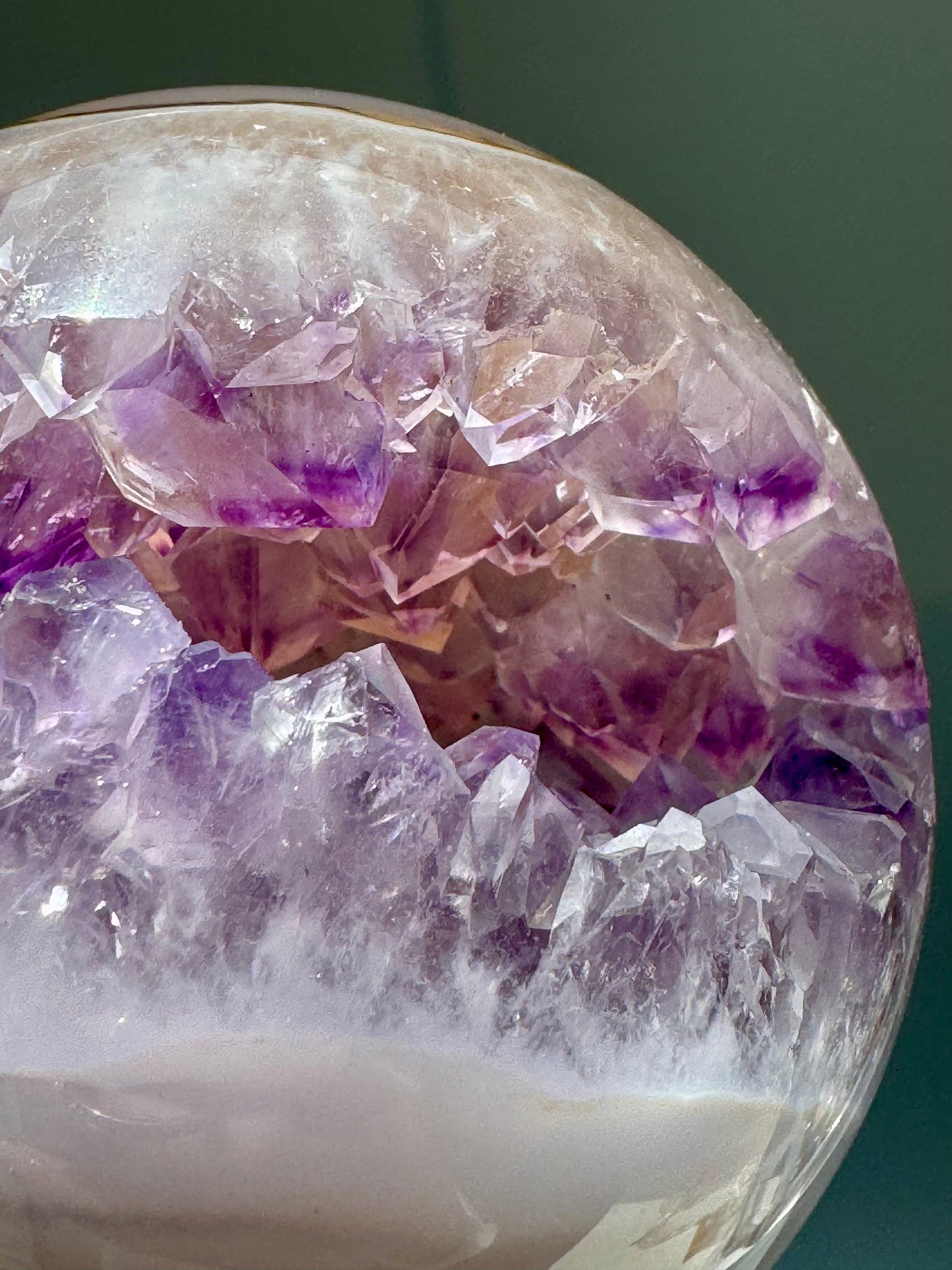 Amethyst Kugel 7.6 cm – 570 g | Zartes Lila & funkelnde Kristalle