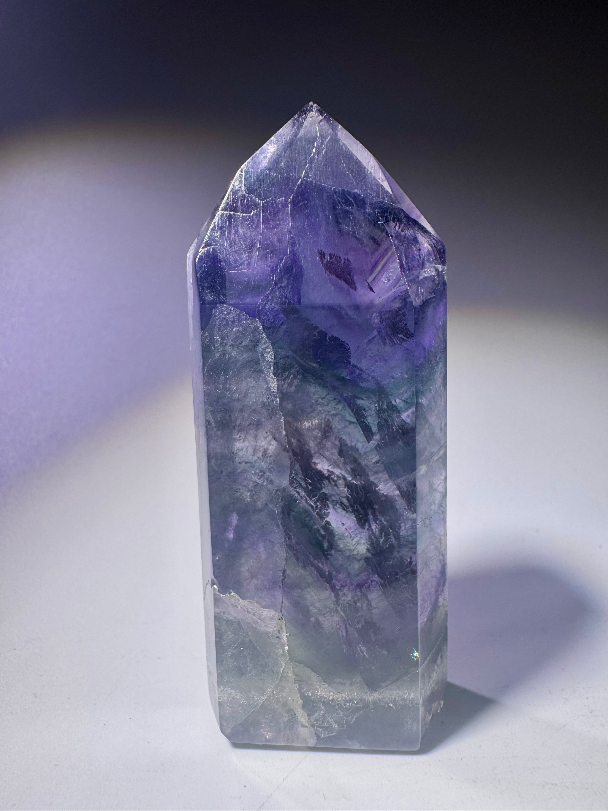 Hochreine Fluoritspitze mit Regenbogen 🌈 – 7,2 cm Kristallklarheit aus Brasilien – High-End Edelstein