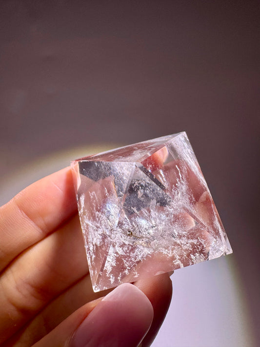 Bergkristallpyramide 3,4 cm – Extra klarer Quarz aus Brasilien mit Lichtenergie 💎✨