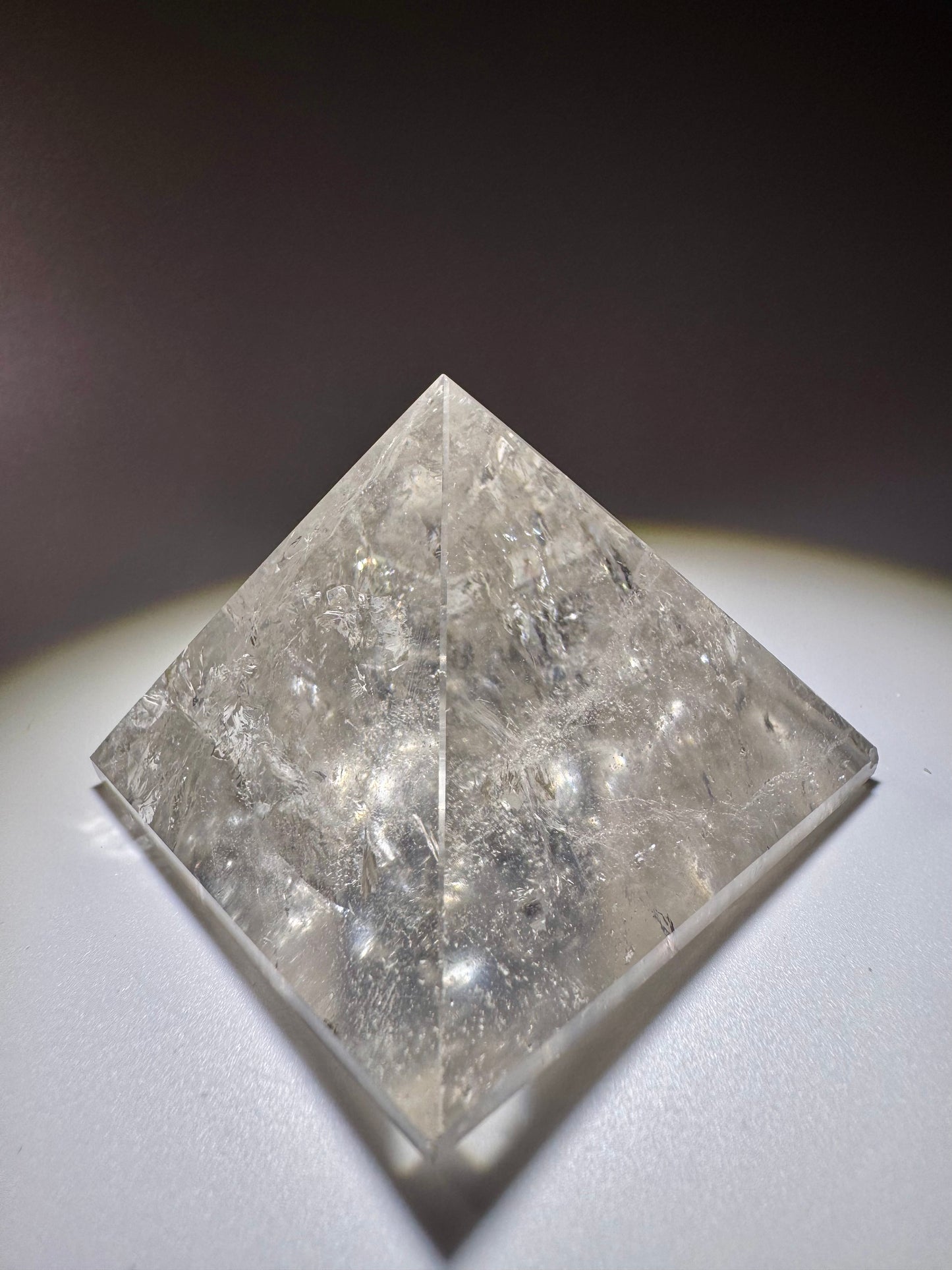 Bergkristallpyramide 4.7 cm – Extra klarer Quarz aus Brasilien mit Lichtenergie 💎✨