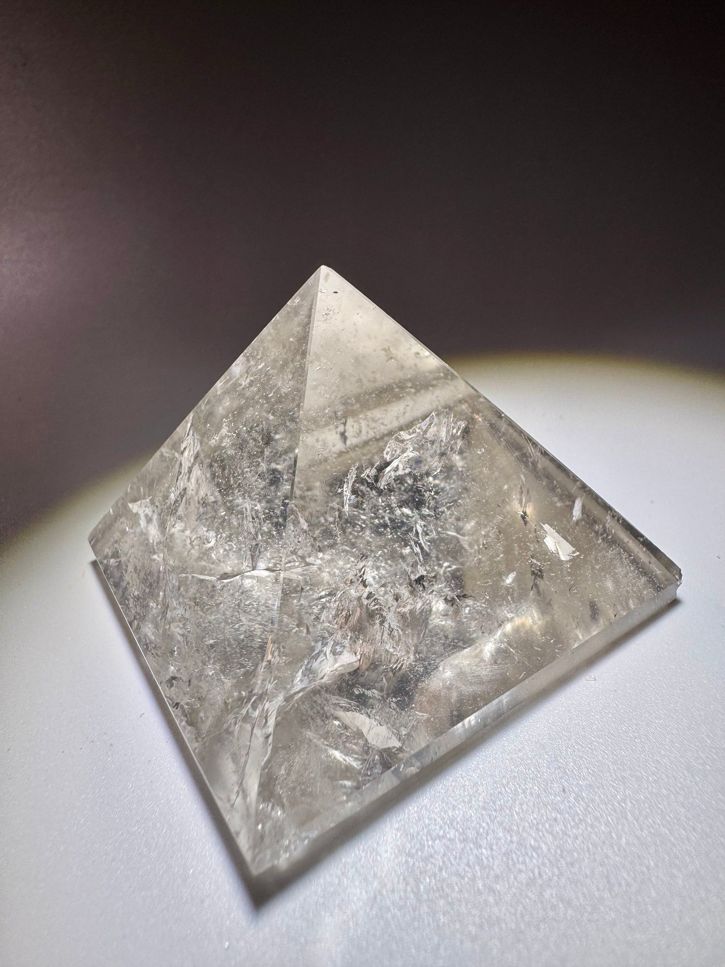 Bergkristallpyramide 4.7 cm – Extra klarer Quarz aus Brasilien mit Lichtenergie 💎✨