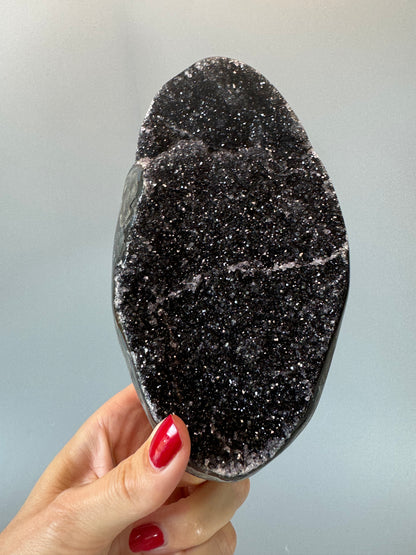 Seltene schwarze Rainbow Amethyst Cutbase - 15.5cm, 922g