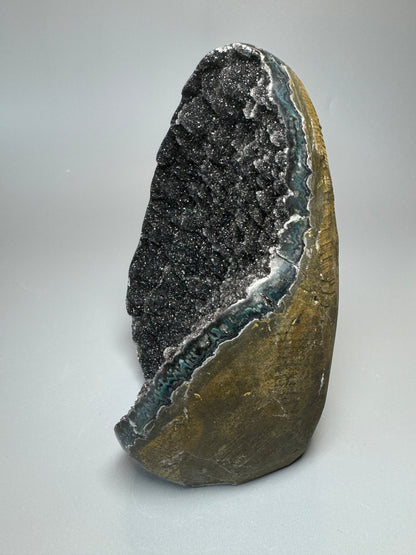 Schwarzer seltener  Amethyst mit Mikrokristallisation aus Uruguay - 15cm, 1.15kg