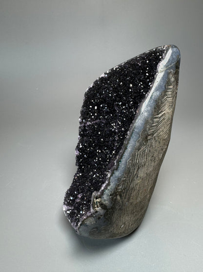 Seltener schwarzer Amethyst  - 13.5cm, 824g