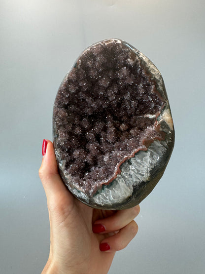 Seltene Sugary Rainbow Amethyst Cutbase – 14 cm, 1.6 kg – Altrosa-lila Doppelkristallisation aus Uruguay 💜