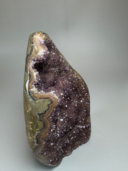 Rainbow Amethyst Druse Altrosa 17 cm | 1,47 kg – Seltene Uruguay-Kristalle in intensiver Farbe kaufen